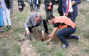 Atatürk Hatıra Ormanı’nda fidan diktiler