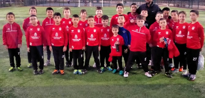 Adaspor Kış Futbol Okulu Başladı