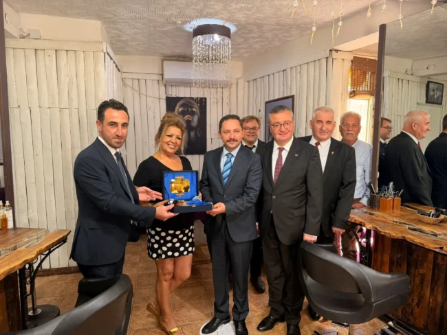 Biga’da 40 Yıllık Emektar Esnaflara Ahilik Plaketi