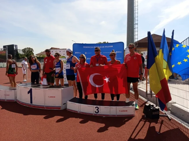 Bigalı Öğretmen Belgin Arı’dan Balkan Şampiyonası’nda 4 Madalya